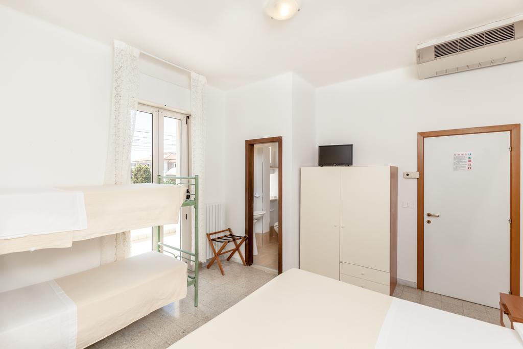 Hotel Chiar Di Luna Σενιγκάλια Εξωτερικό φωτογραφία