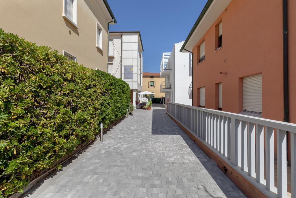 Hotel Chiar Di Luna Σενιγκάλια Εξωτερικό φωτογραφία