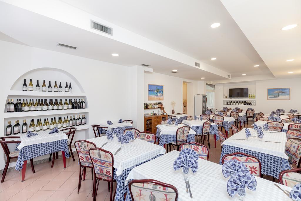 Hotel Chiar Di Luna Σενιγκάλια Εξωτερικό φωτογραφία