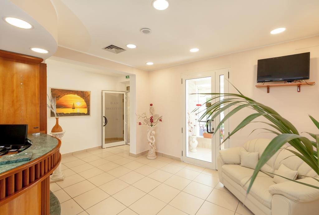 Hotel Chiar Di Luna Σενιγκάλια Εξωτερικό φωτογραφία