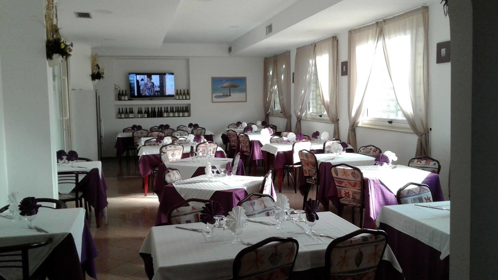 Hotel Chiar Di Luna Σενιγκάλια Εξωτερικό φωτογραφία