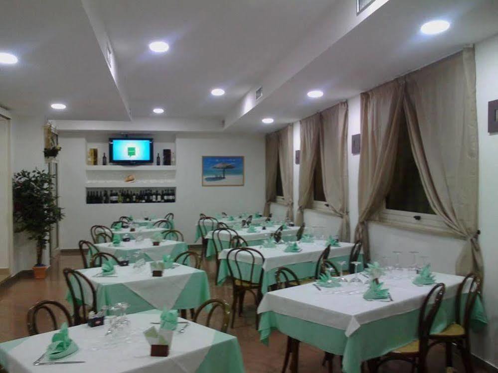 Hotel Chiar Di Luna Σενιγκάλια Εξωτερικό φωτογραφία